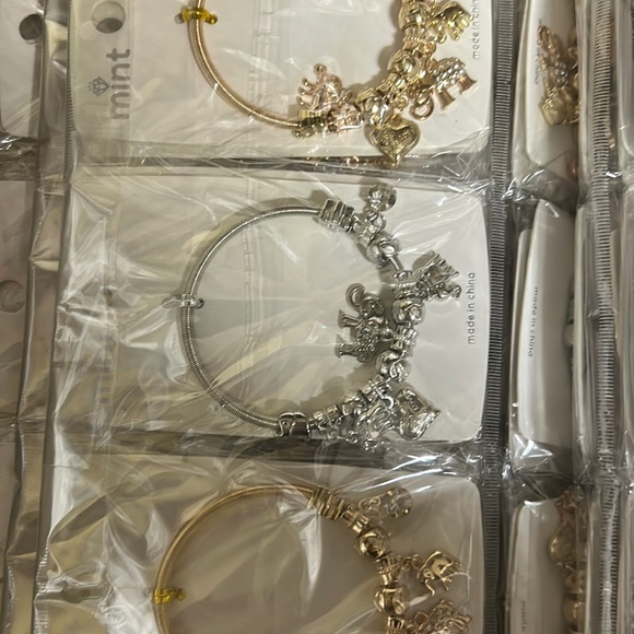 Jewelry - 25 bracelets -all different